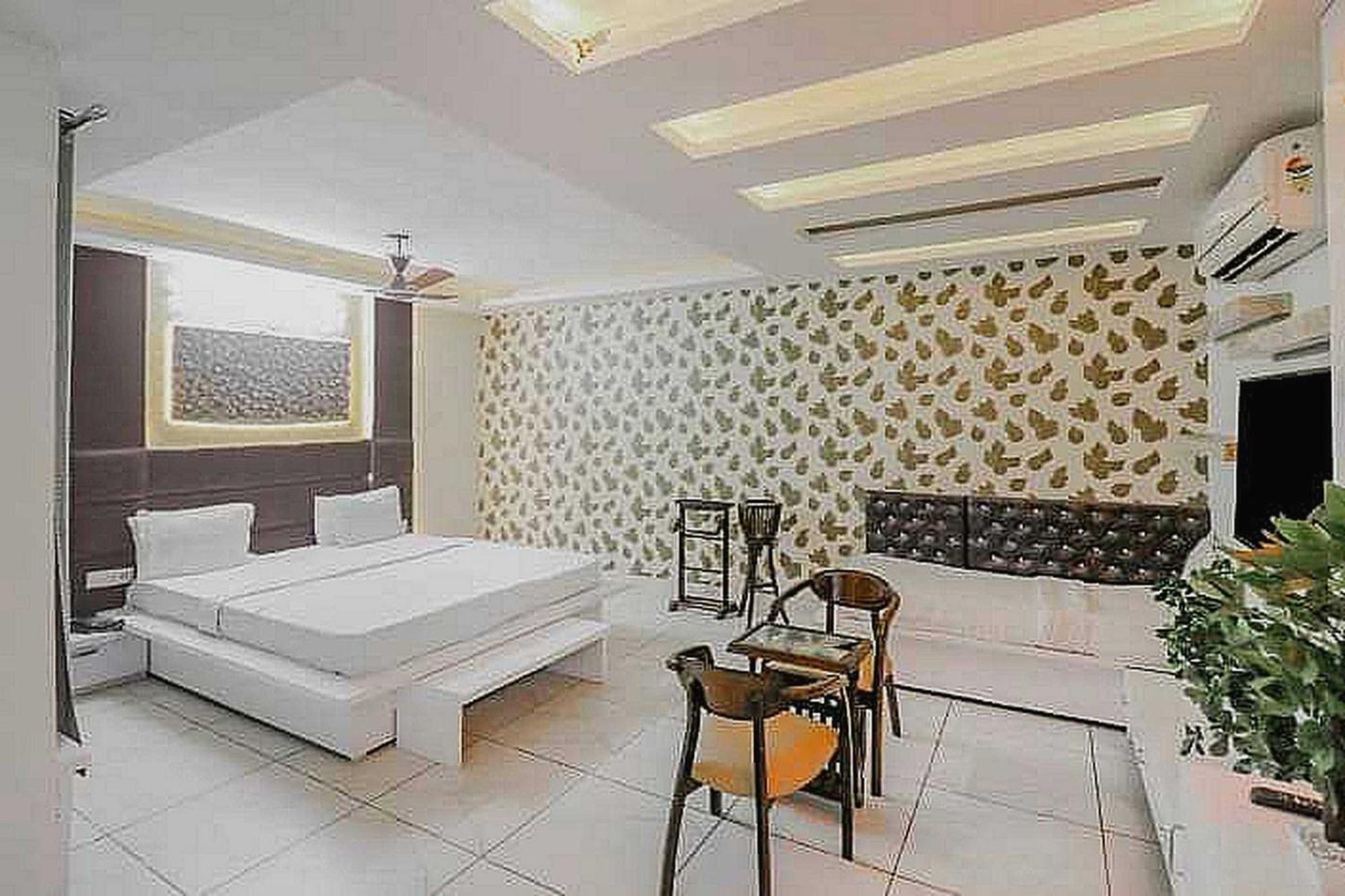 Super Hotel O Vivaan Residency Rohtak Ngoại thất bức ảnh