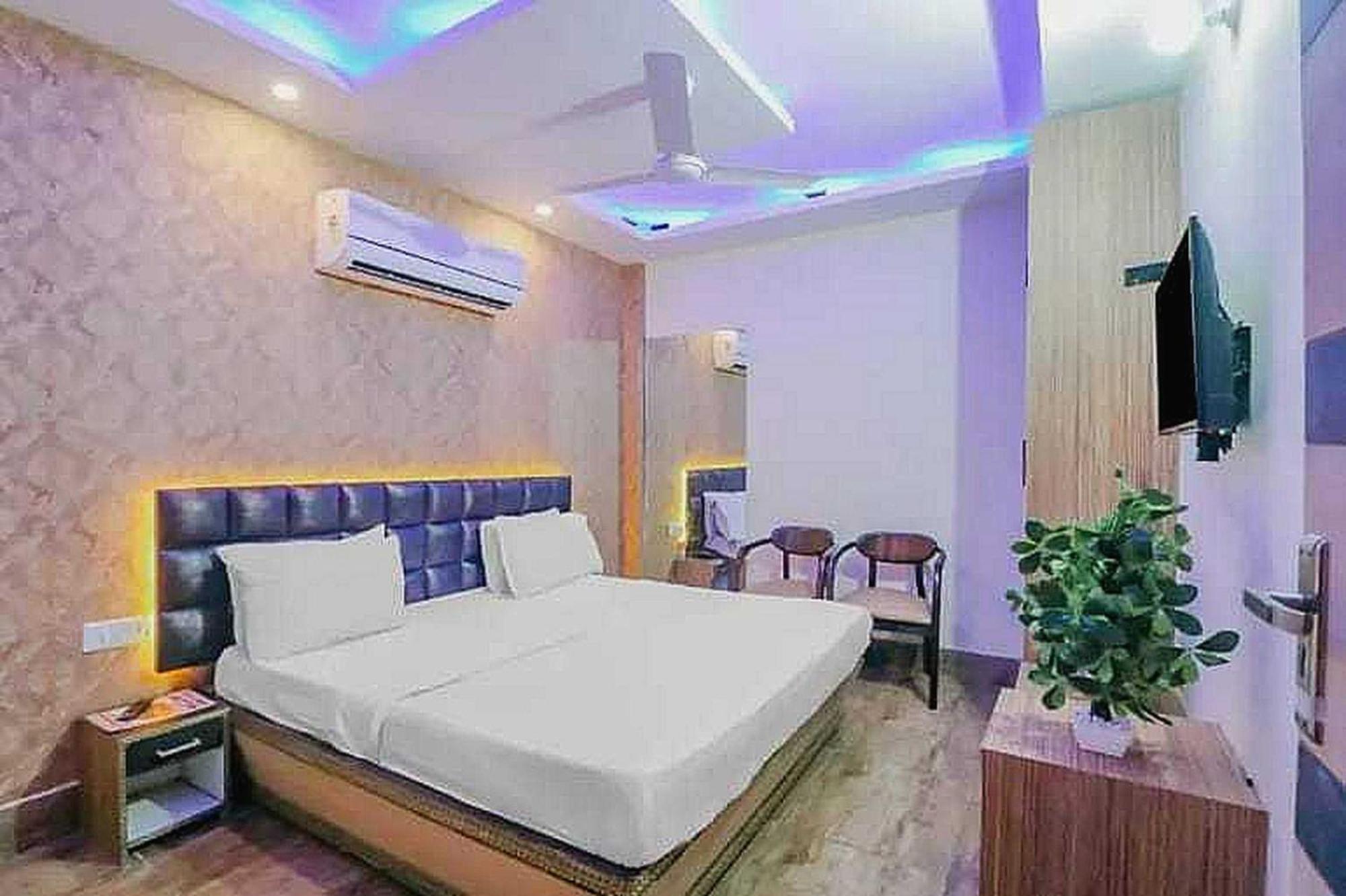 Super Hotel O Vivaan Residency Rohtak Ngoại thất bức ảnh