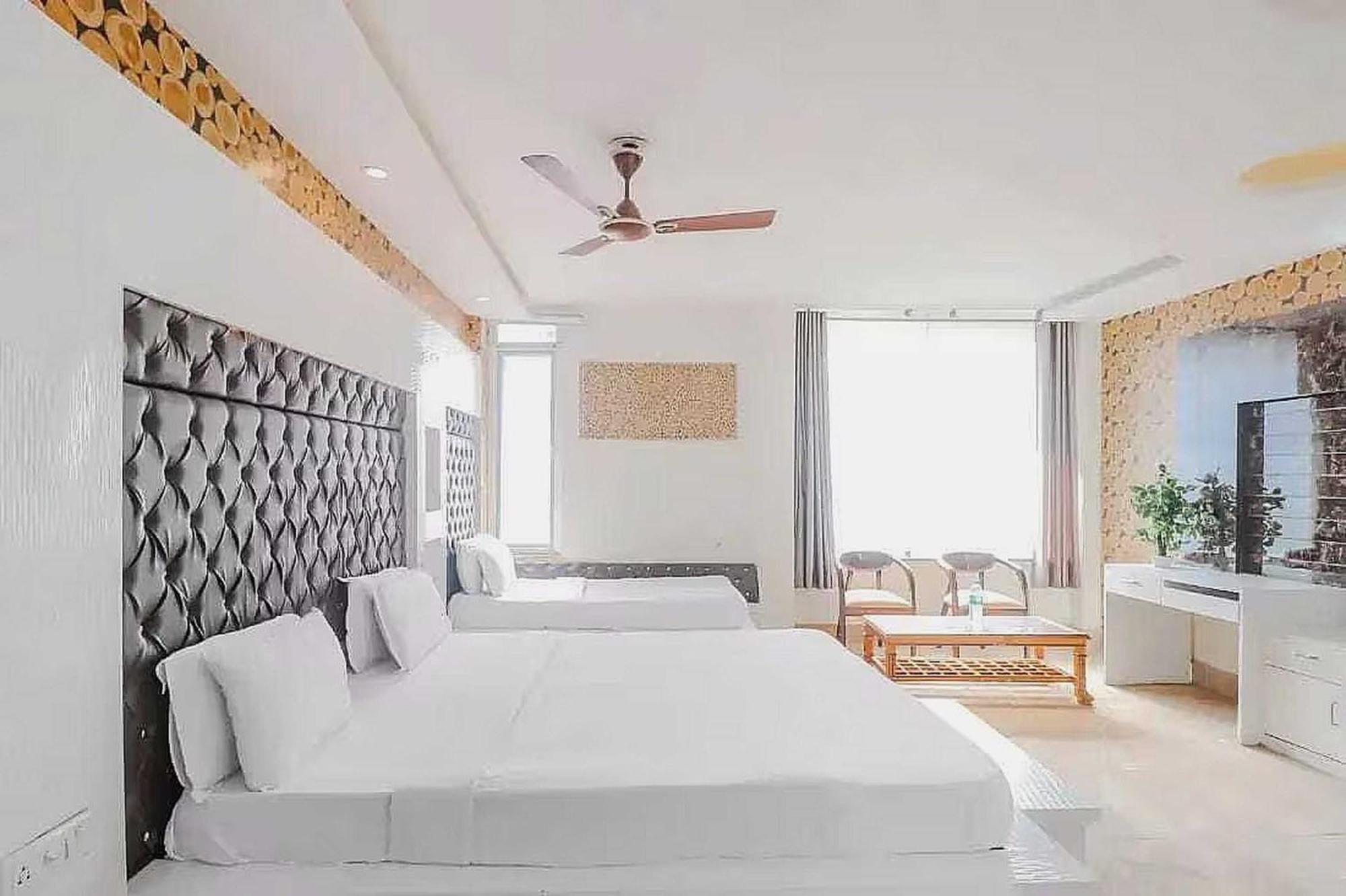 Super Hotel O Vivaan Residency Rohtak Ngoại thất bức ảnh