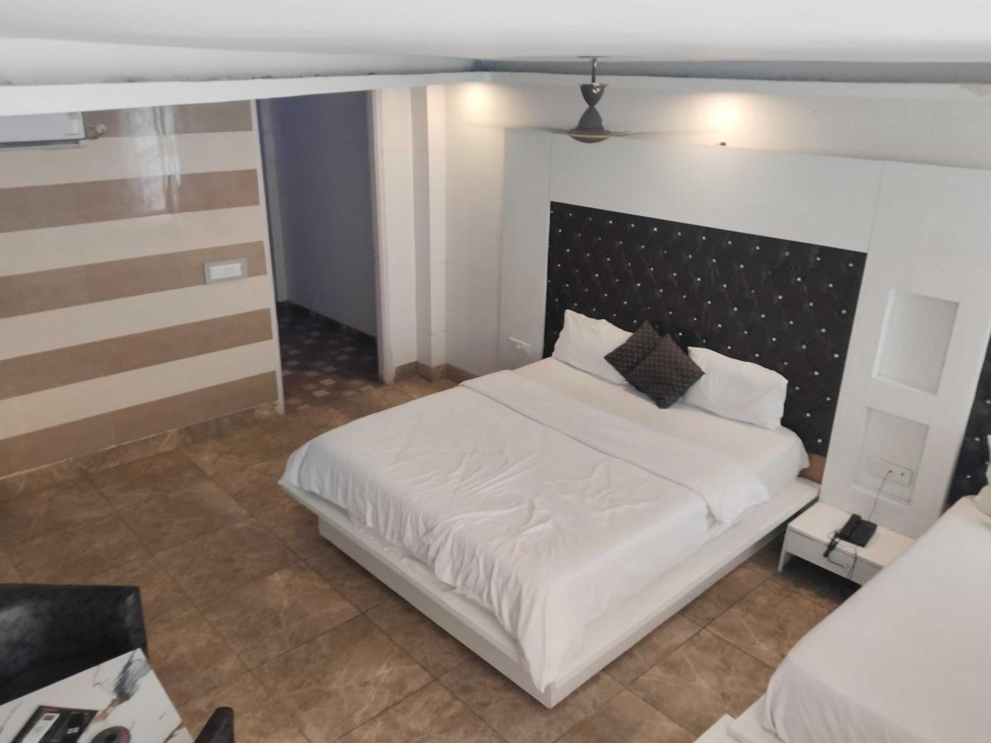 Super Hotel O Vivaan Residency Rohtak Ngoại thất bức ảnh
