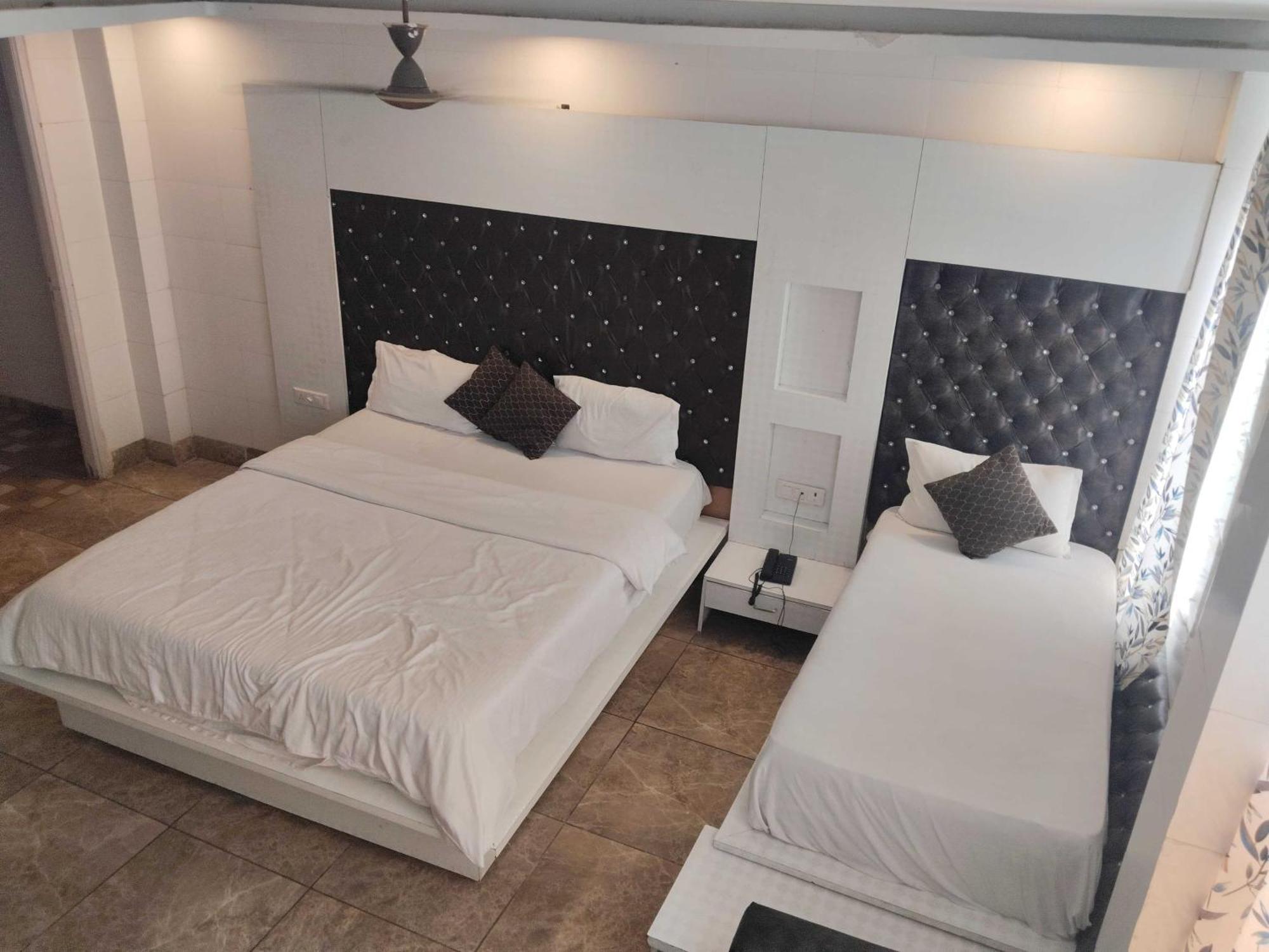 Super Hotel O Vivaan Residency Rohtak Ngoại thất bức ảnh